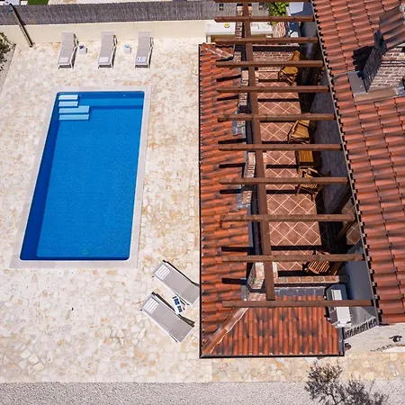 Brioni With Pool By Rentistra Villa *