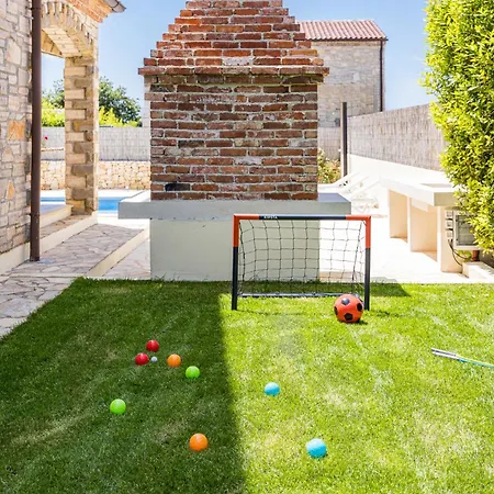 Brioni With Pool By Rentistra Villa *