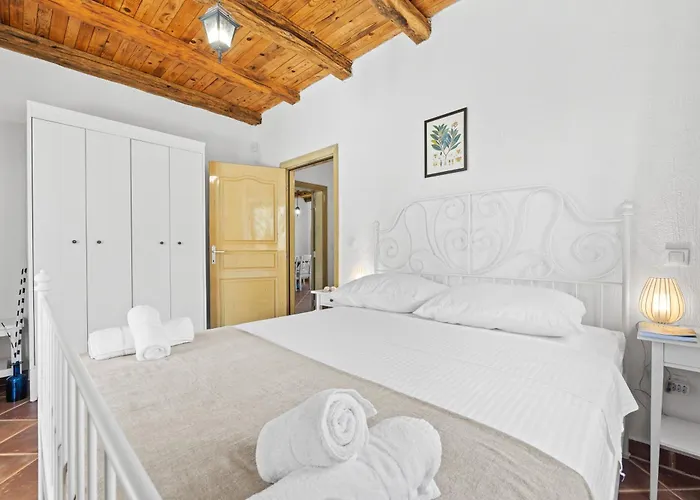 Brioni With Pool By Rentistra * Čabrunići