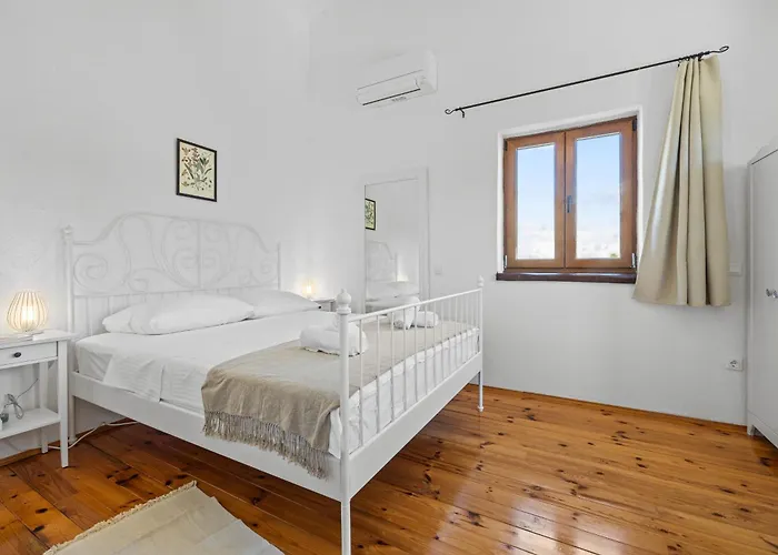 Brioni With Pool By Rentistra Čabrunići