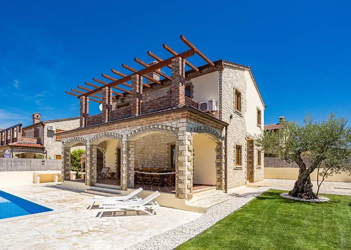 Brioni With Pool By Rentistra Čabrunići