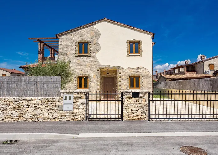 Brioni With Pool By Rentistra Villa *