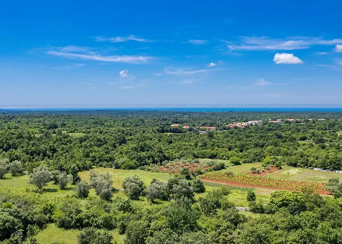Villa Brioni With Pool By Rentistra *