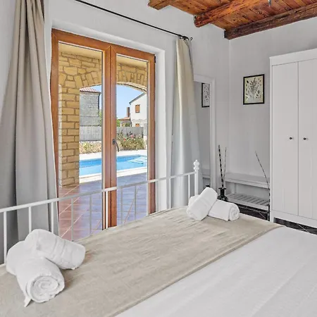 Brioni With Pool By Rentistra Villa *