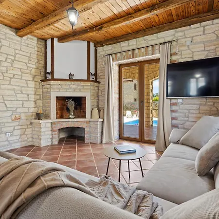 Vila Brioni With Pool By Rentistra